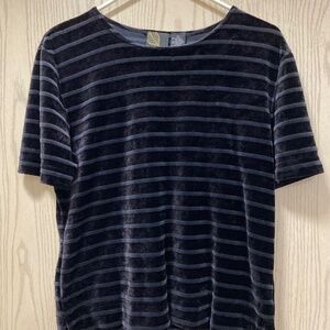 Dana B & Karen Size  Medium Women’s Black Velvet Striped Top